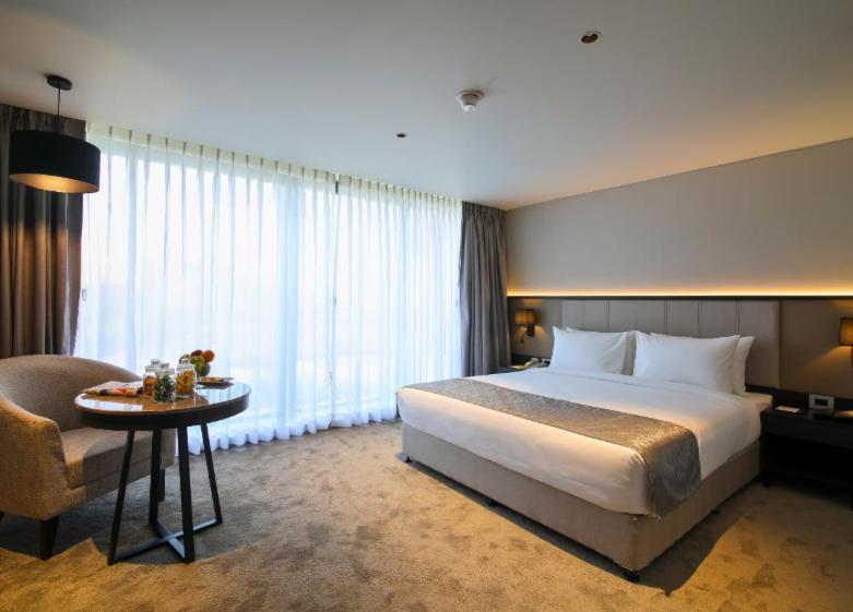 Essentia Premier Hotel Pune Wakad Pimpri-Chinchwad Exterior photo